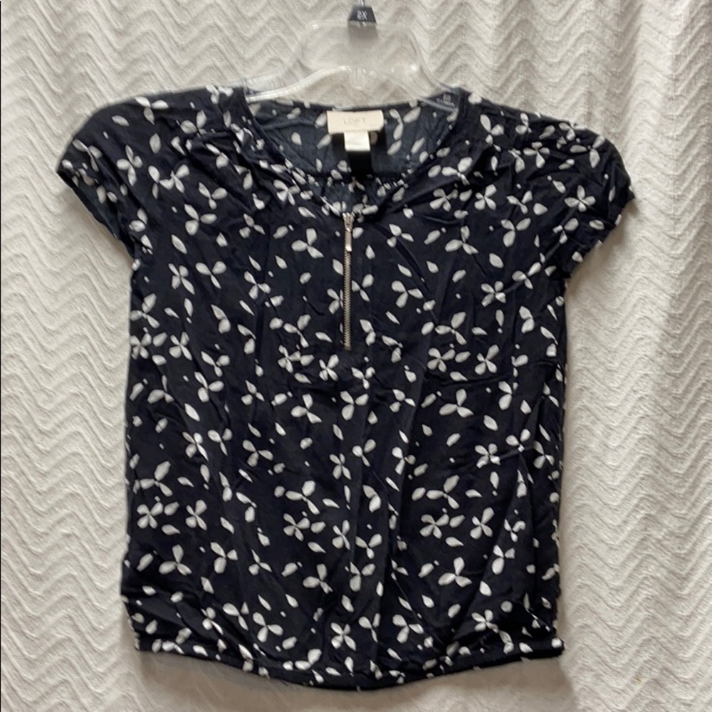 Ann Taylor Loft size XSP black & white floral top